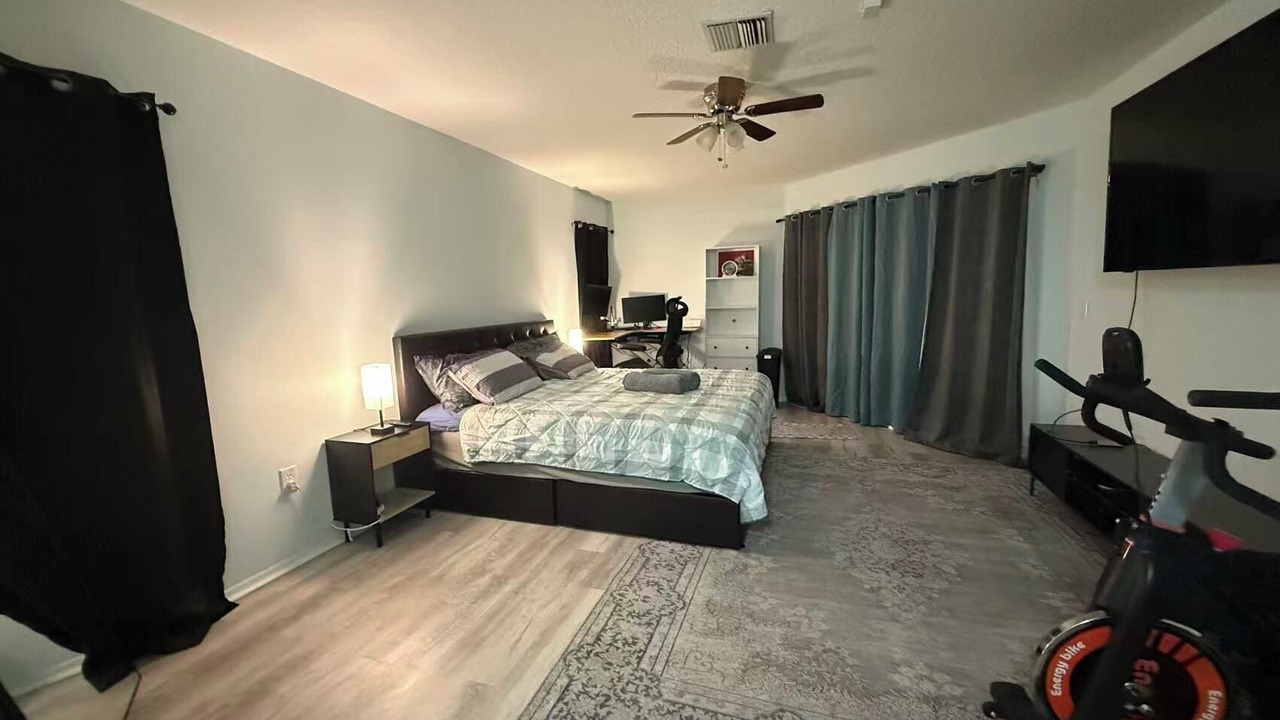 Photo of Bedroom in Venice Gardens