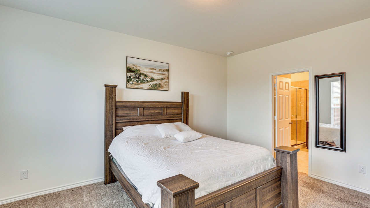 Photo of Bedroom in Aubrey