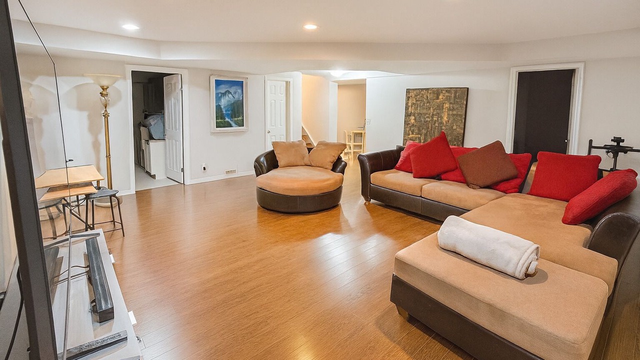 Photo of Livingroom in Signal Hill