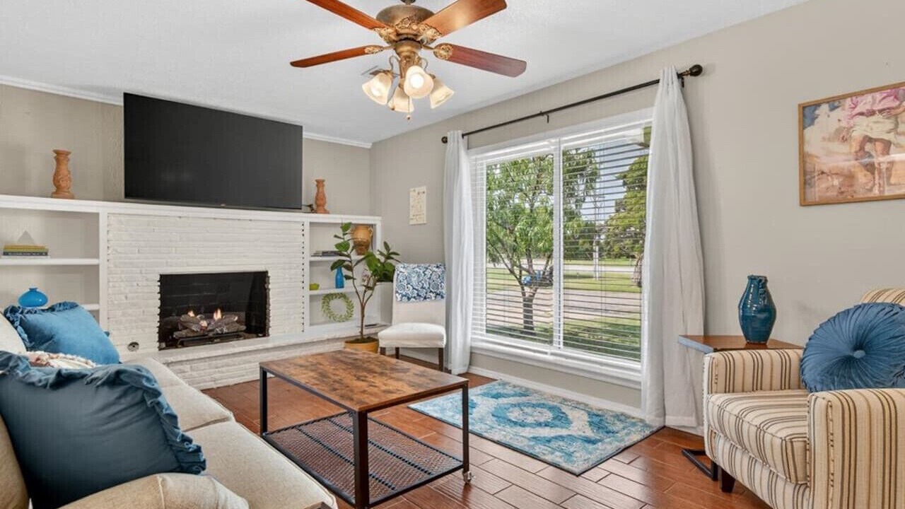 Photo of Livingroom in Bartlesville