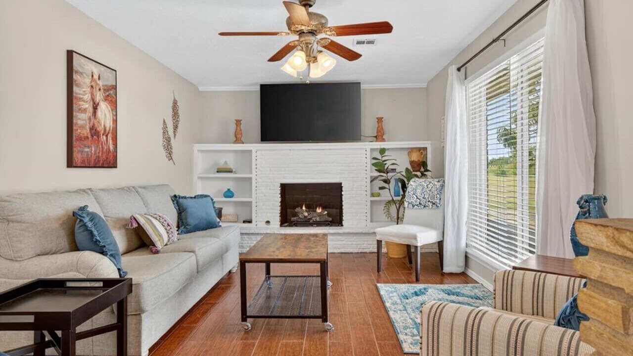 Photo of Livingroom in Bartlesville