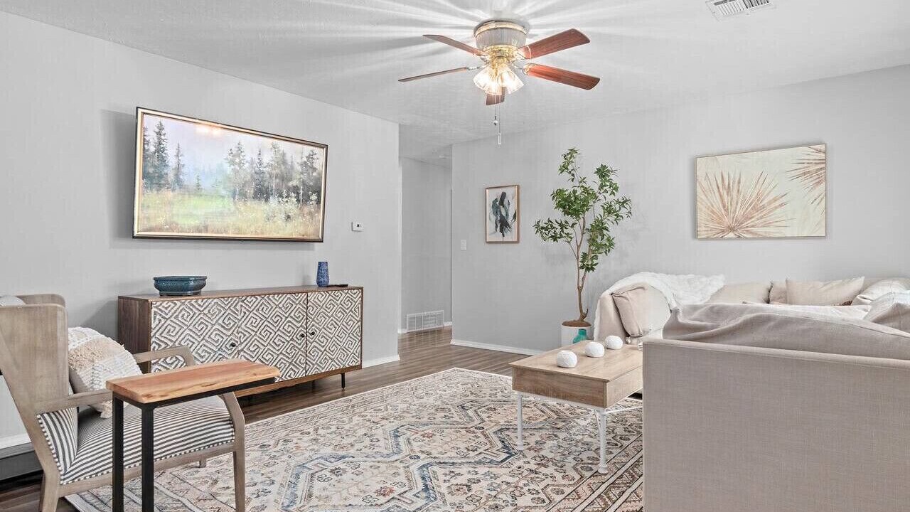 Photo of Livingroom in Bartlesville