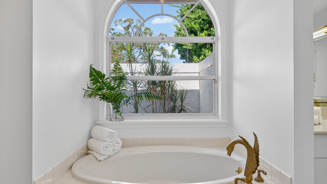 Photo of Bathroom in South Gate Ridge