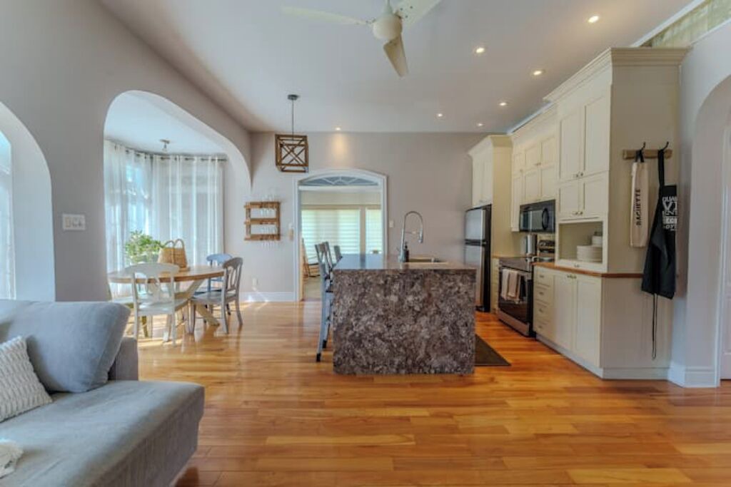 Photo of Livingroom in Louiseville
