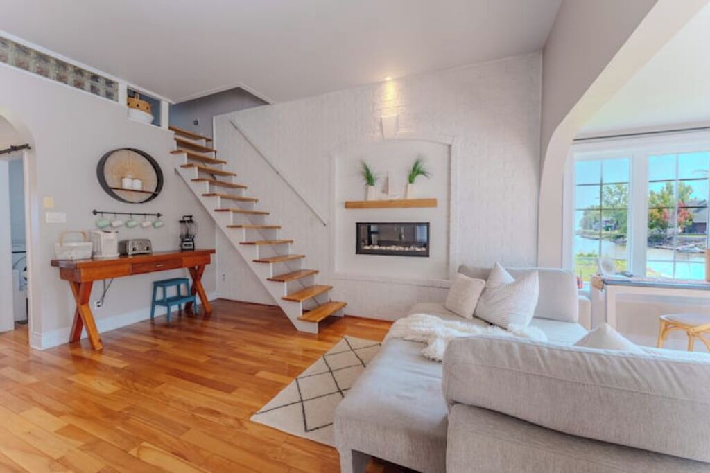 Photo of Livingroom in Louiseville