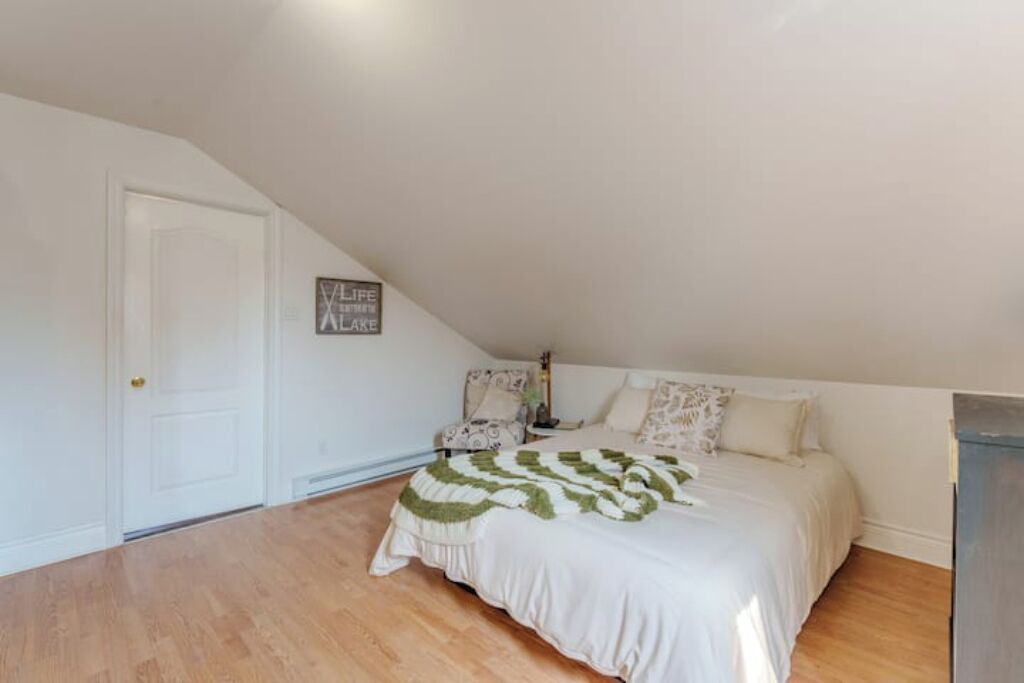 Photo of Bedroom in Louiseville