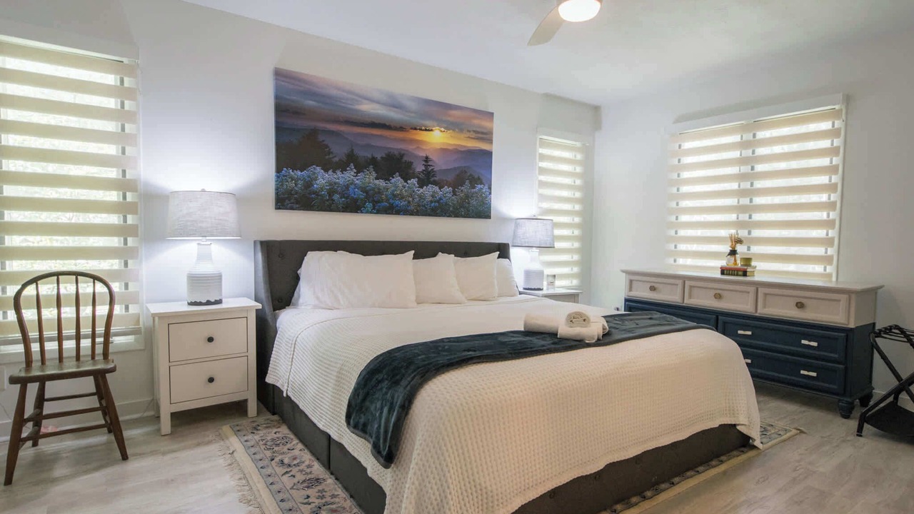 Photo of Bedroom in Hendersonville
