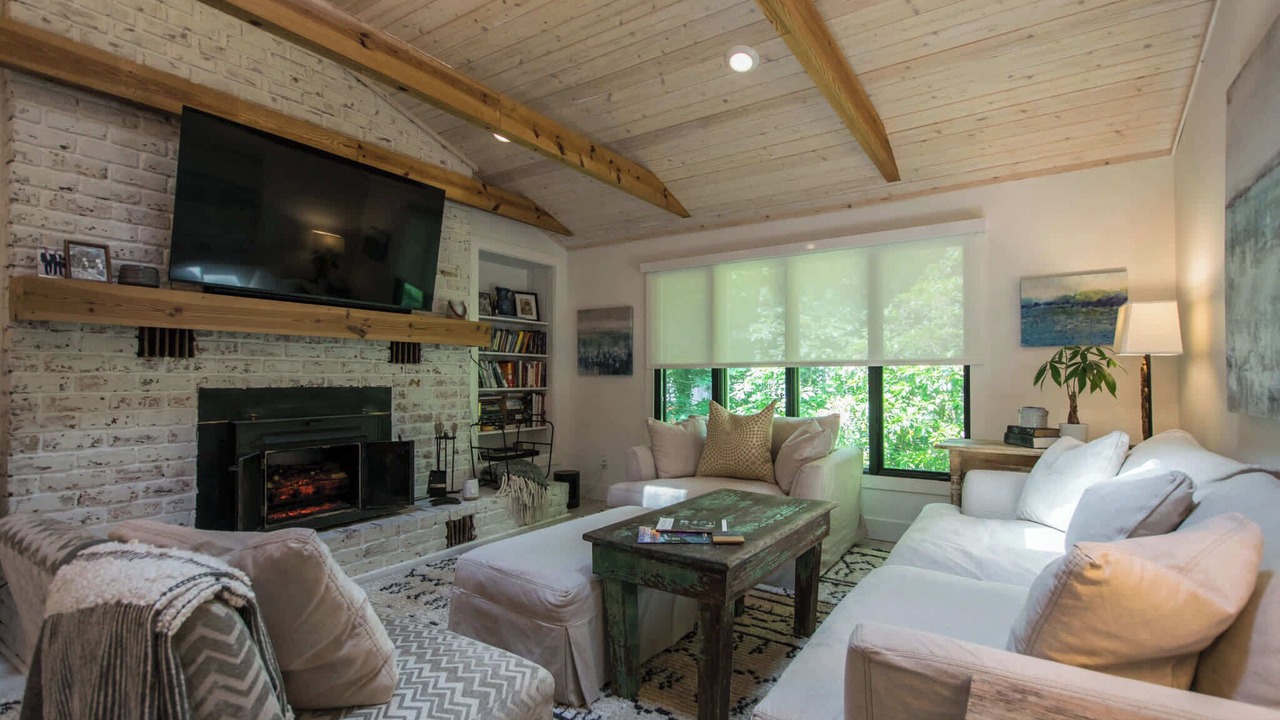 Photo of Livingroom in Hendersonville