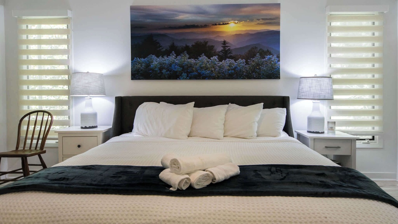 Photo of Bedroom in Hendersonville