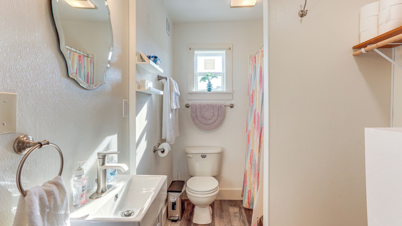 Photo of Bathroom in Dogwood Park