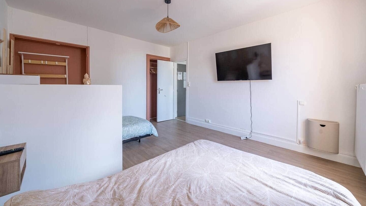 Photo of Bedroom in Homecourt