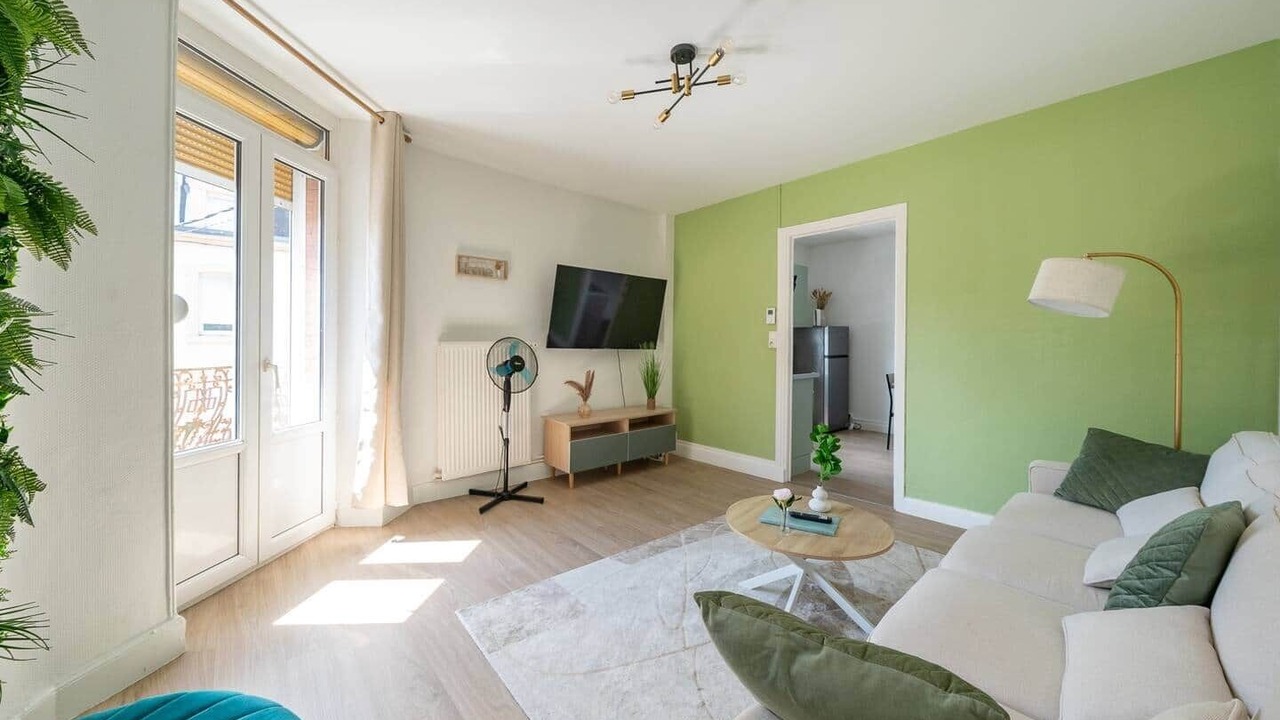 Photo of Livingroom in Homecourt