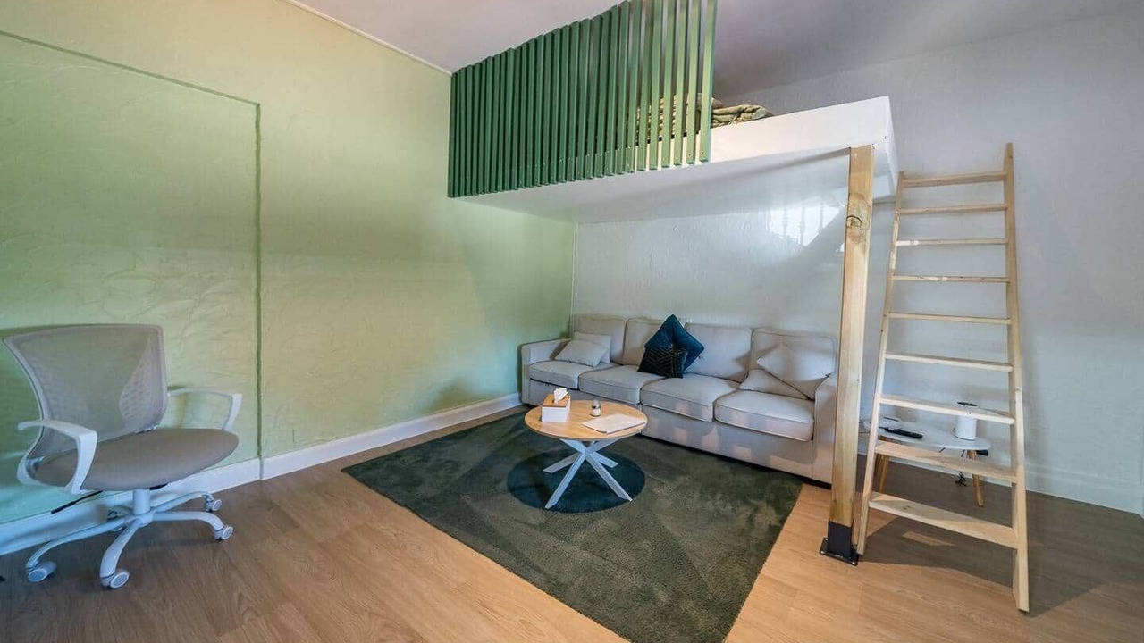 Photo of Livingroom in Homecourt