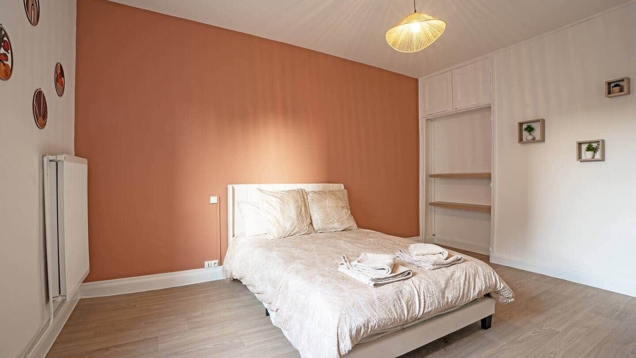 Photo of Bedroom in Homecourt