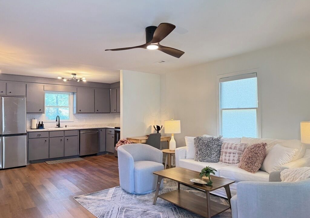 Photo of Livingroom in Goose Creek