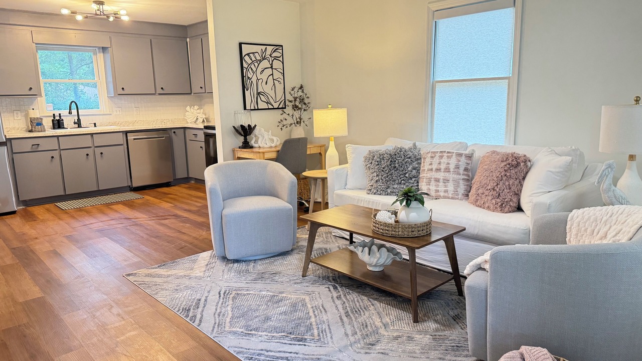Photo of Livingroom in Goose Creek