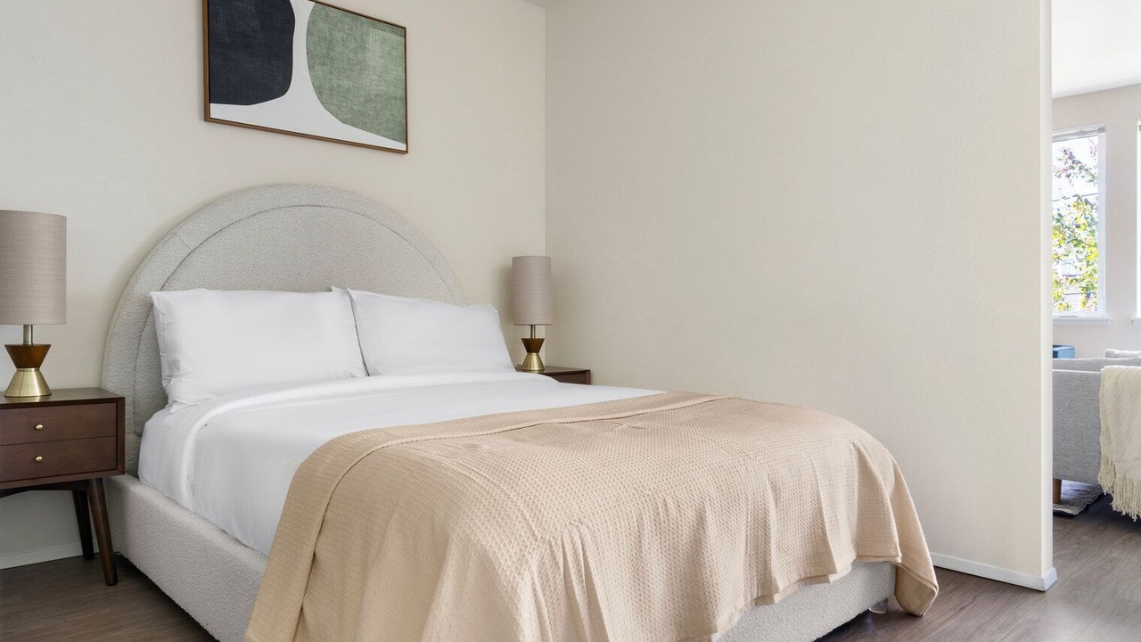 Photo of Bedroom in University District