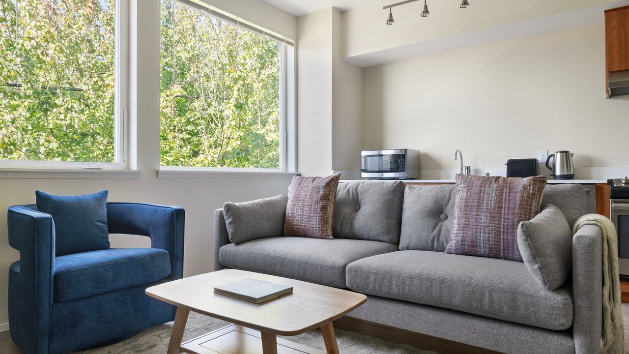 Photo of Livingroom in University District