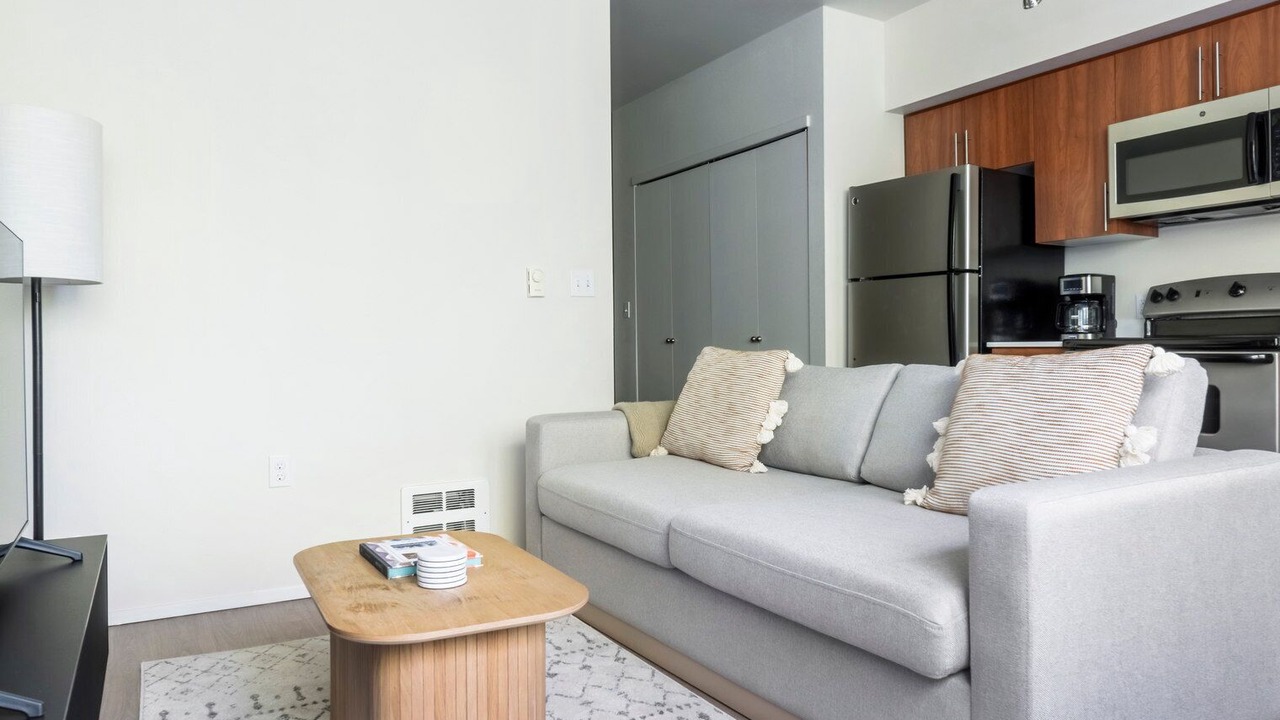 Photo of Livingroom in University District