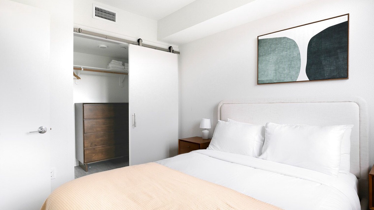 Photo of Bedroom in Downtown Berkeley