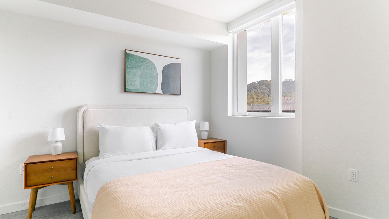 Photo of Bedroom in Downtown Berkeley