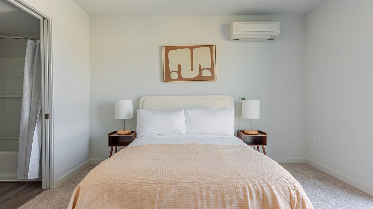 Photo of Bedroom in Downtown Berkeley