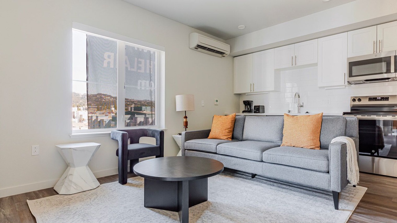 Photo of Livingroom in Downtown Berkeley