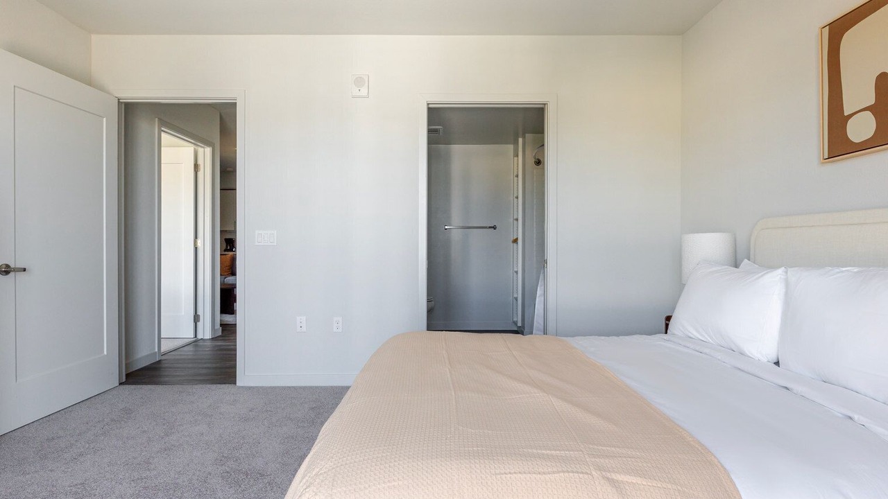 Photo of Bedroom in Downtown Berkeley