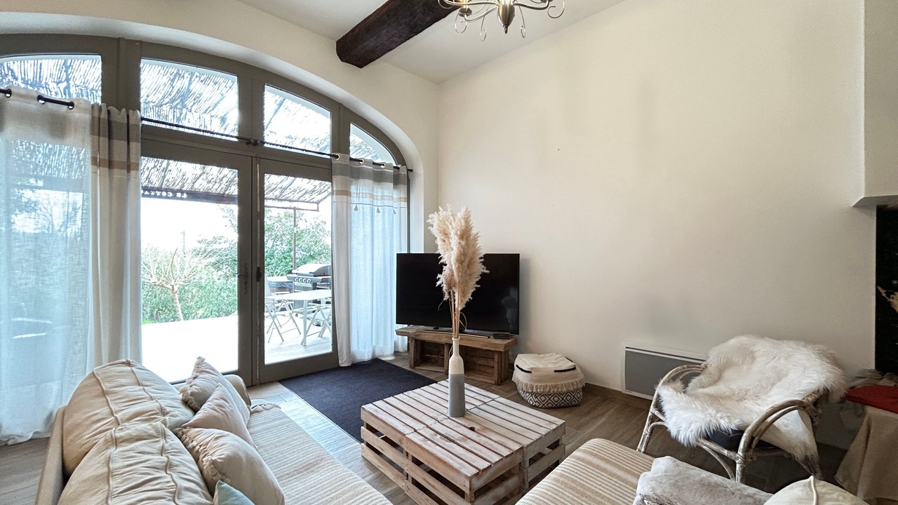 Photo of Livingroom in Quarante