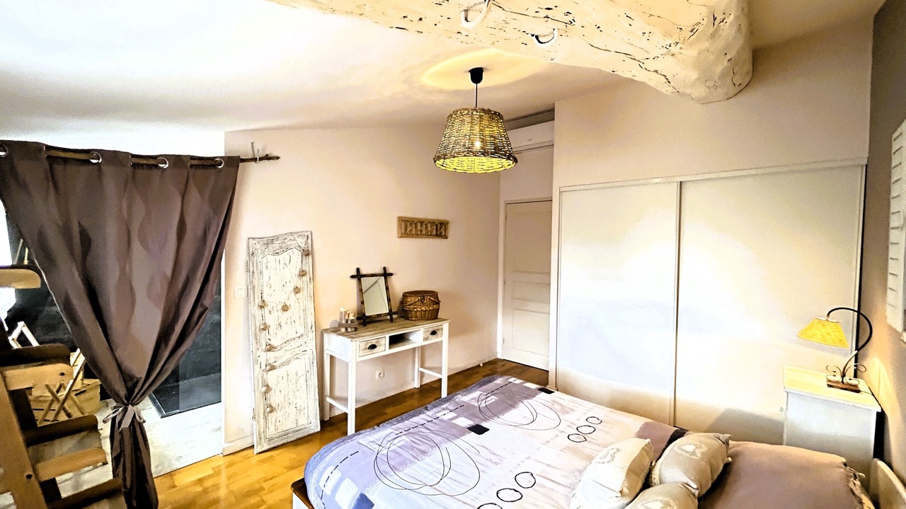 Photo of Bedroom in Quarante