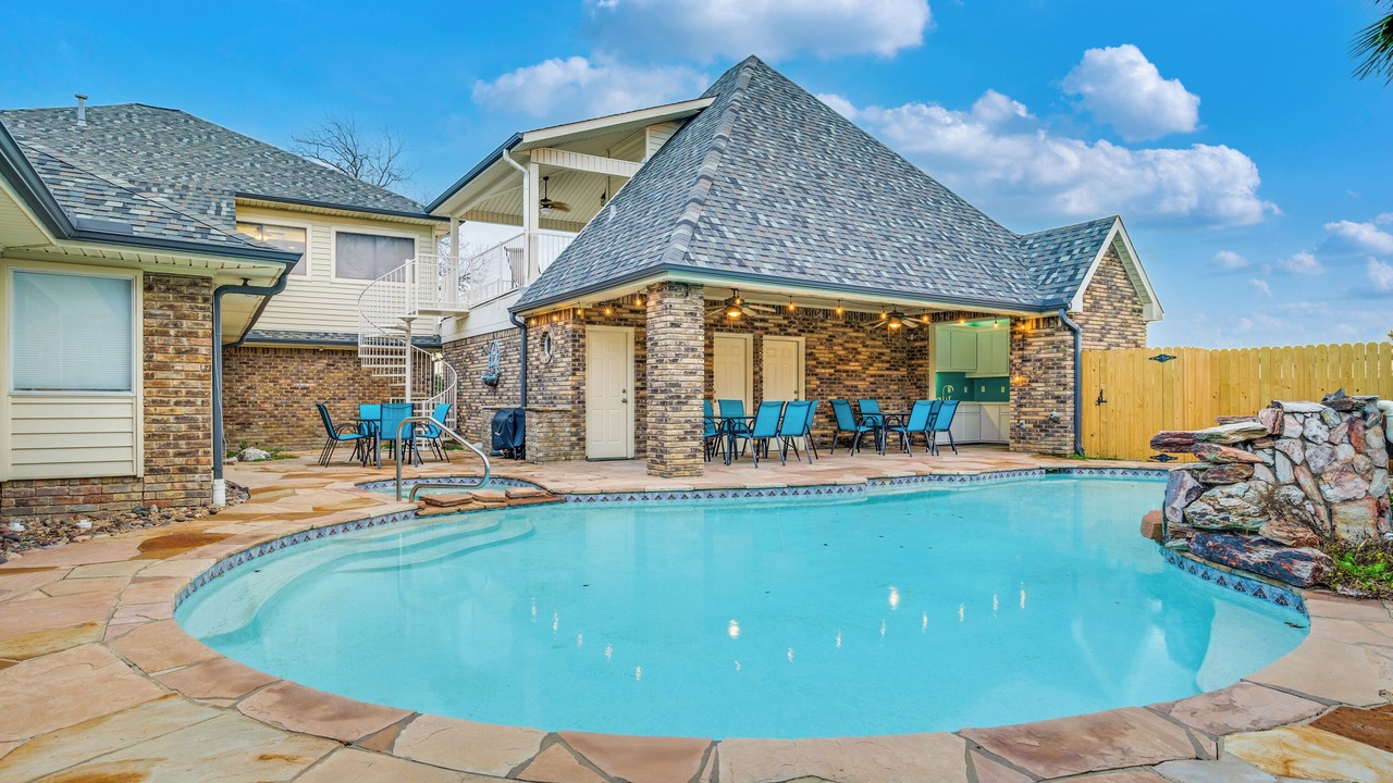 Photo of Outdoor in Garland