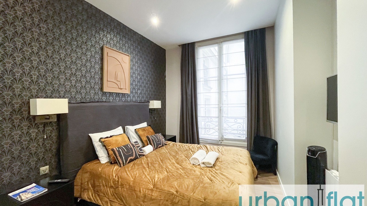 Photo of Bedroom in 8th Arrondissement