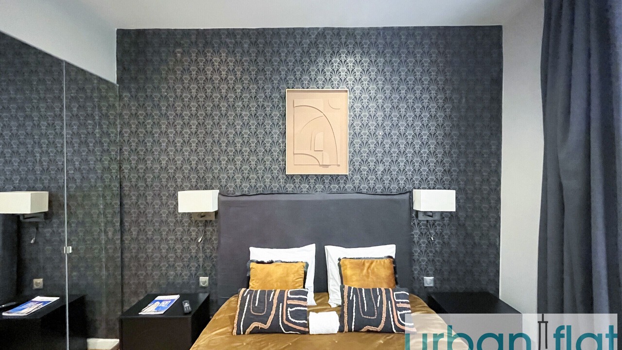 Photo of Bedroom in 8th Arrondissement