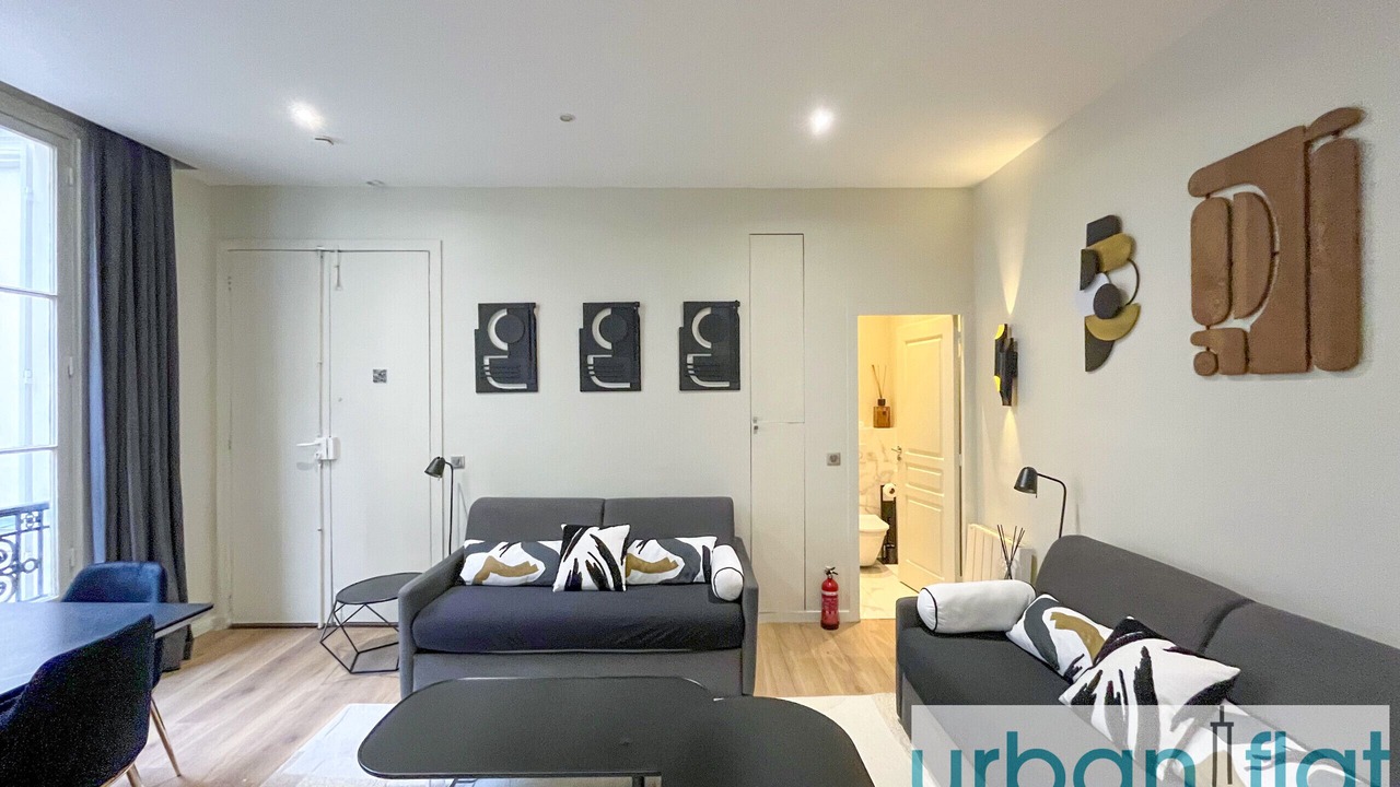 Photo of Livingroom in 8th Arrondissement