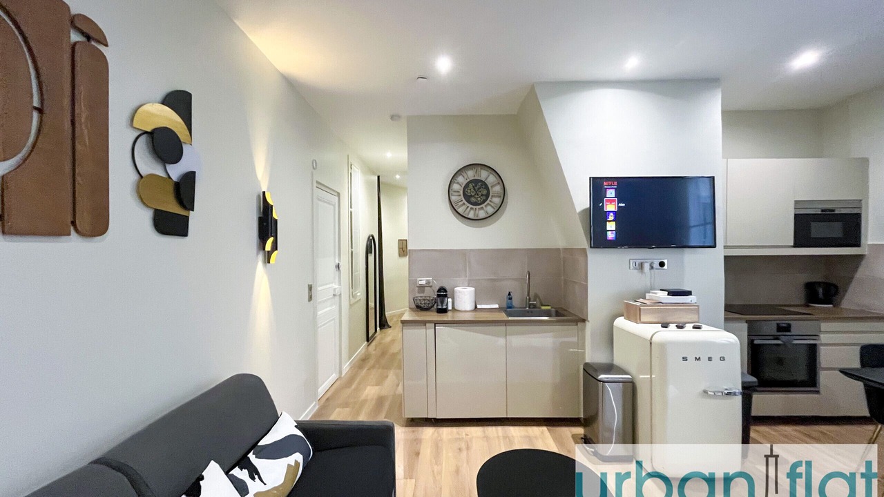 Photo of Livingroom in 8th Arrondissement