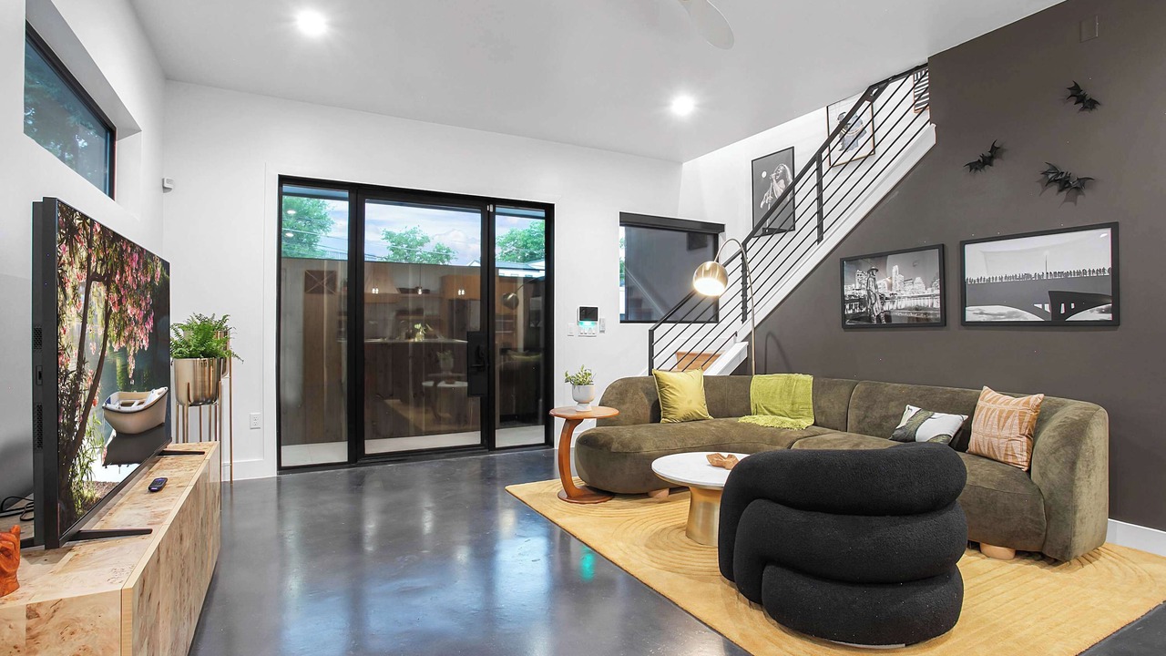 Photo of Livingroom in South Lamar