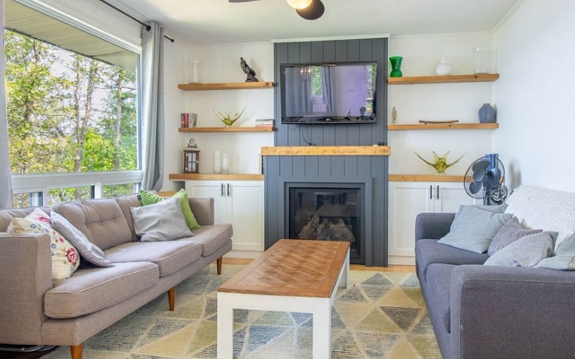 Photo of Livingroom in Scugog