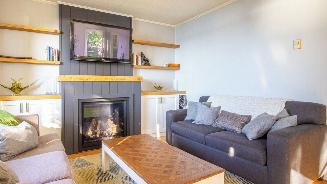 Photo of Livingroom in Scugog