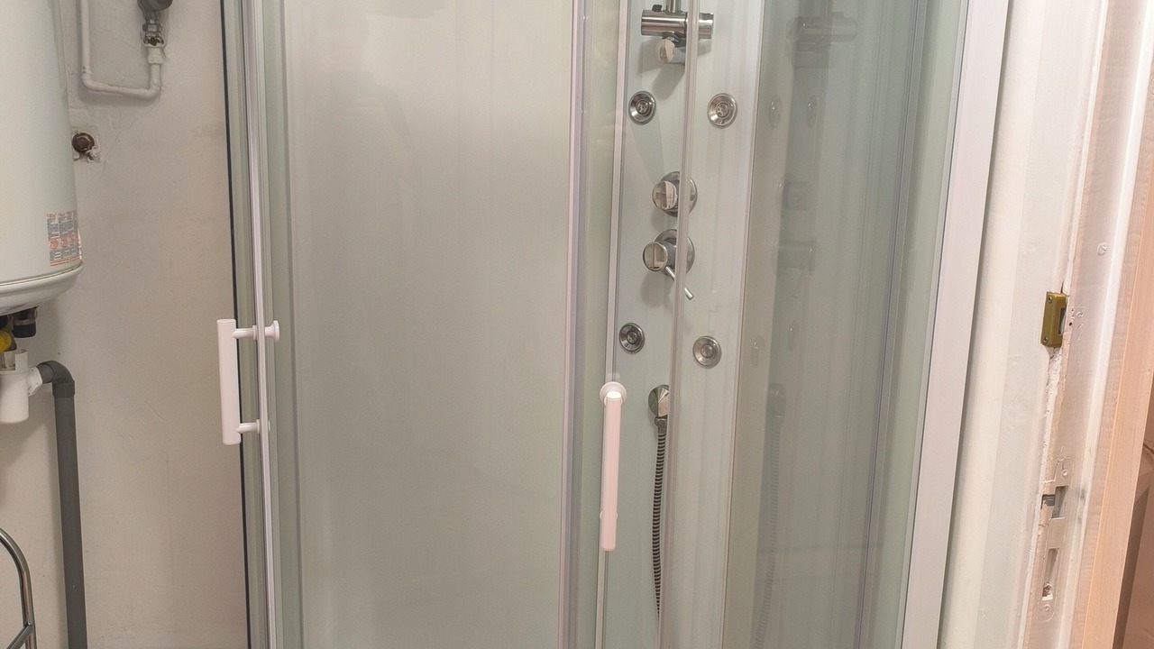 Photo of Bathroom in Dieppe