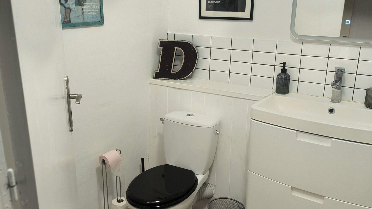Photo of Bathroom in Dieppe