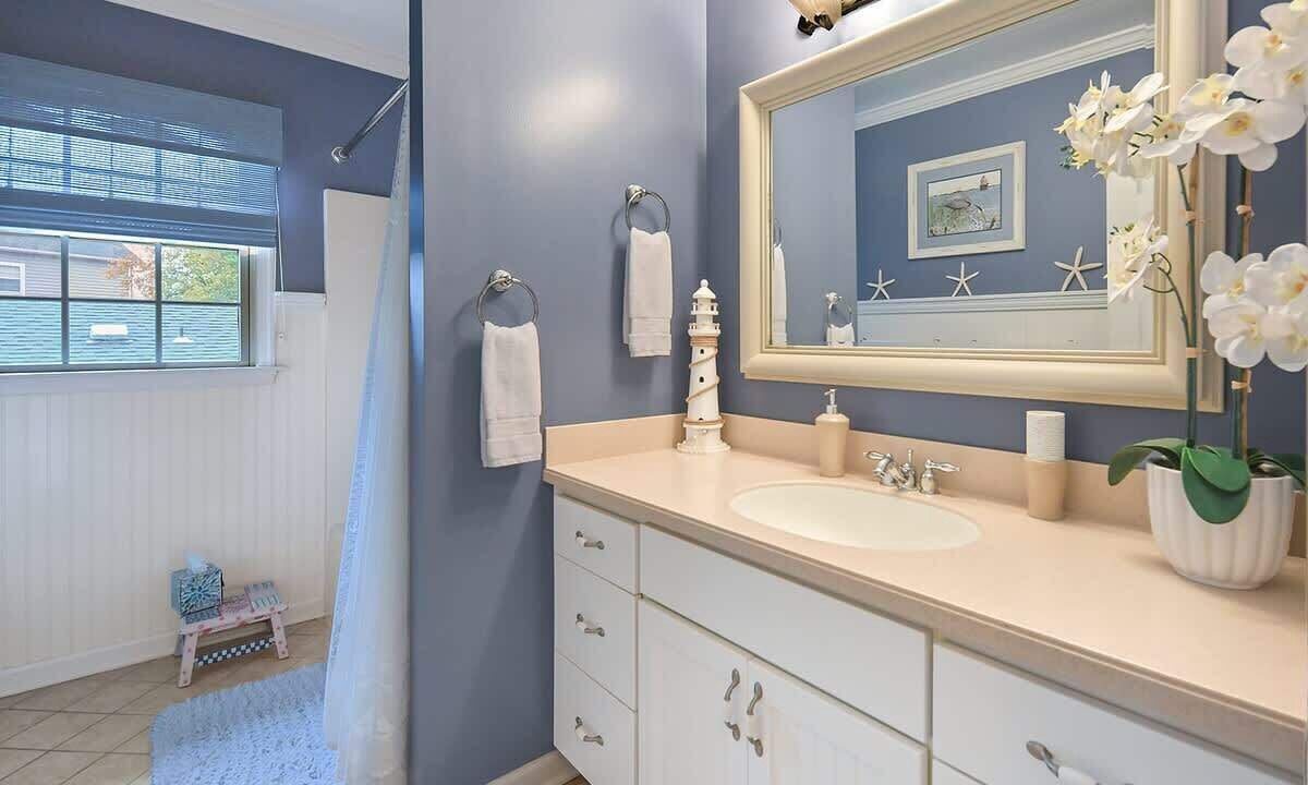 Photo of Bathroom in Middle River