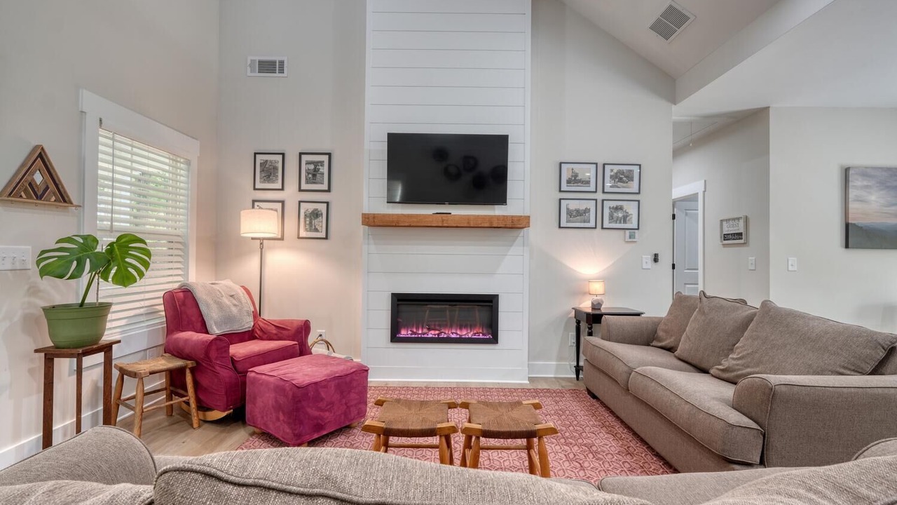 Photo of Livingroom in Dahlonega