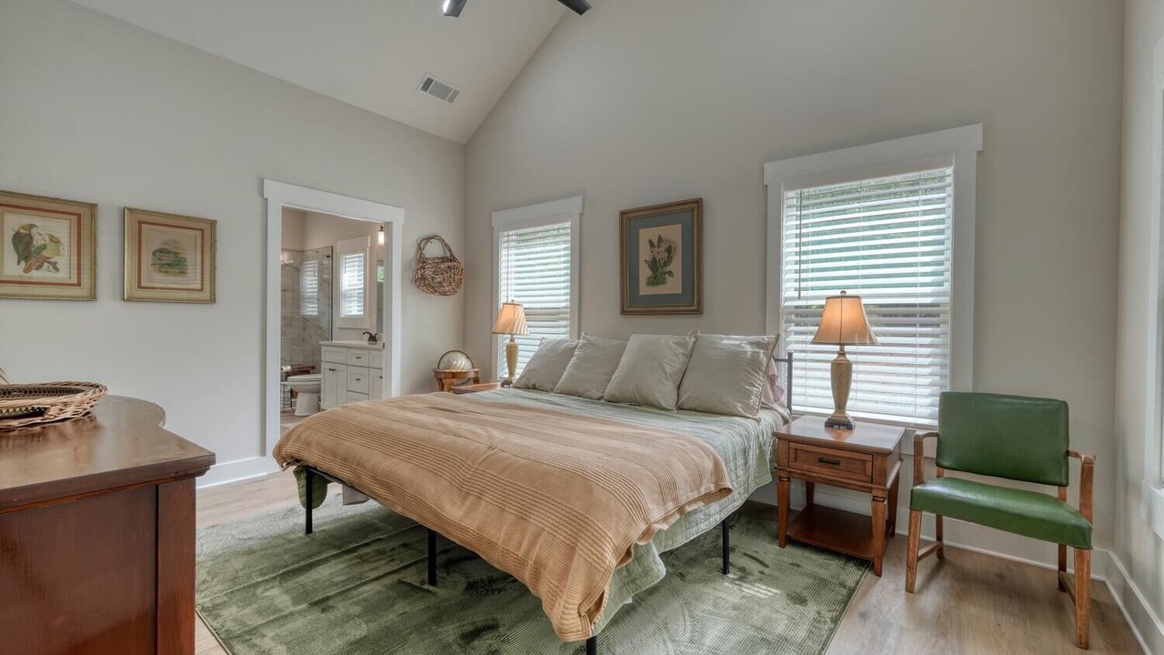 Photo of Bedroom in Dahlonega