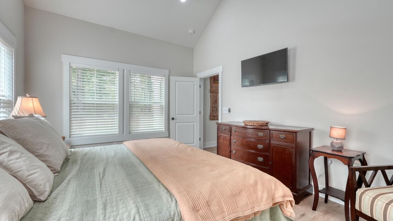 Photo of Bedroom in Dahlonega