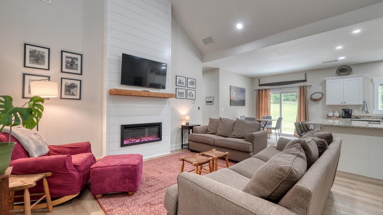 Photo of Livingroom in Dahlonega