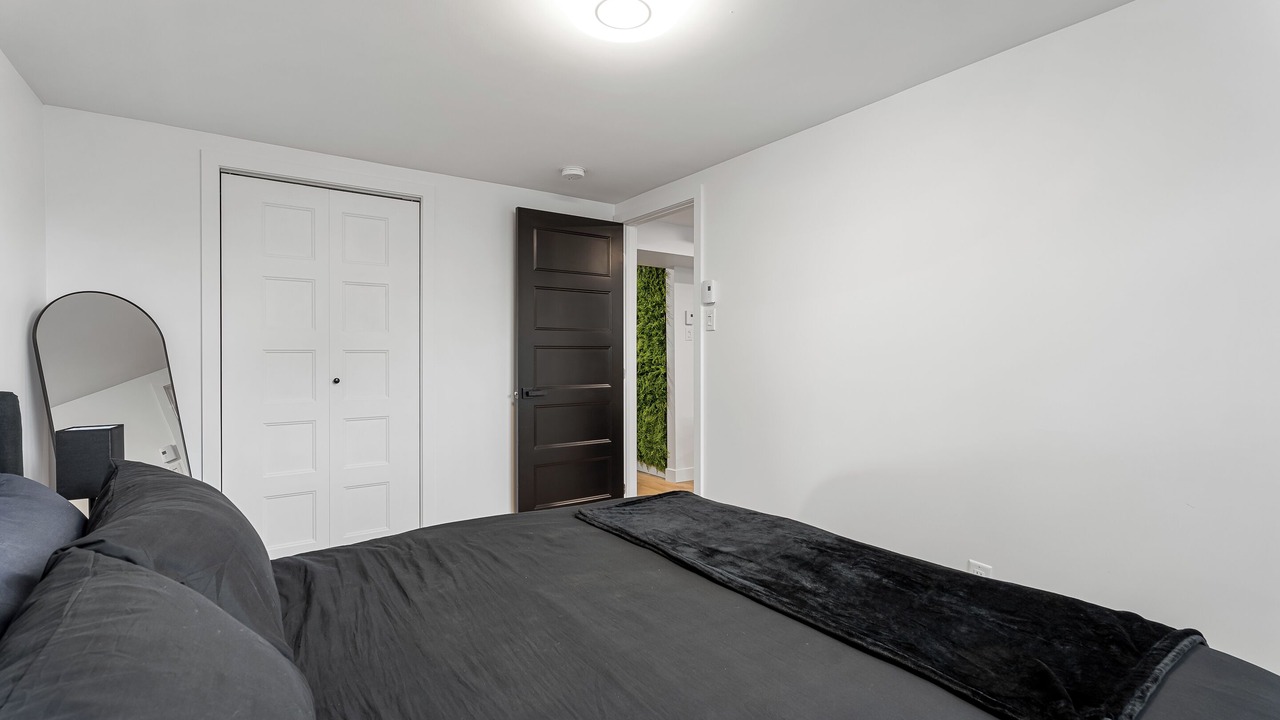 Photo of Bedroom in Longueuil