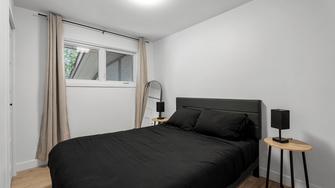 Photo of Bedroom in Longueuil