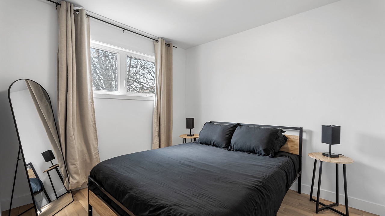 Photo of Bedroom in Longueuil