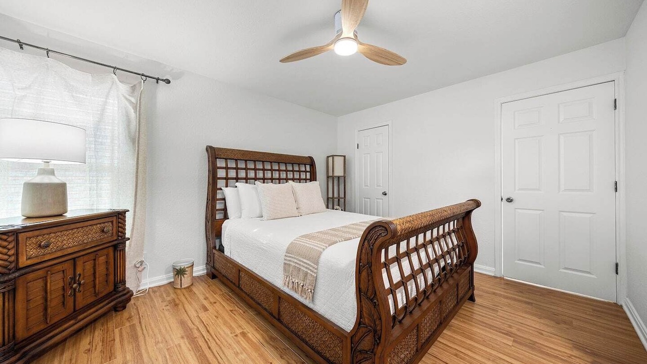 Photo of Bedroom in Bay Area