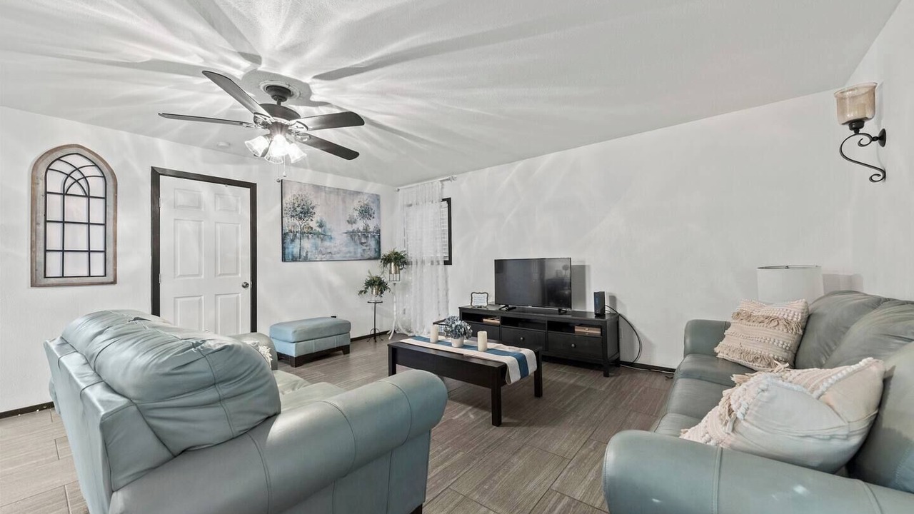 Photo of Livingroom in South Side
